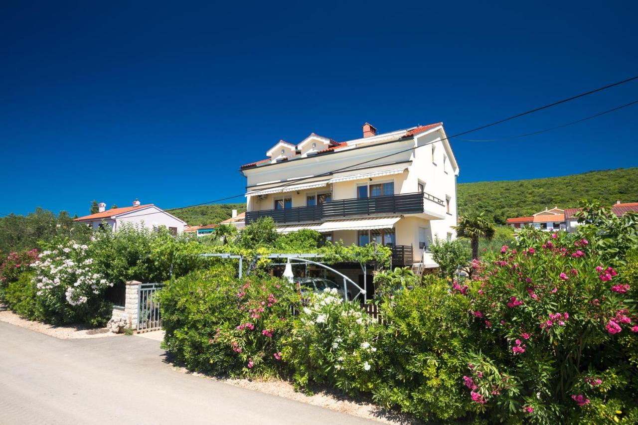 Apartments Bei Manda Punat Exterior photo